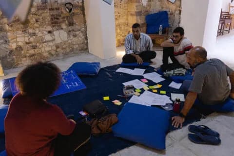 رحلة البحث عن ملاذ
